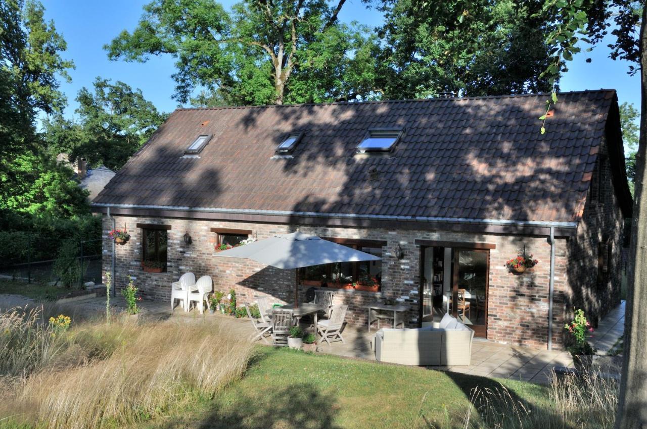 Suite Familiale Avec 2 Chambres Dans Une Villa - Quartier Vert Et Boise - 5 Kms De Namur Ngoại thất bức ảnh