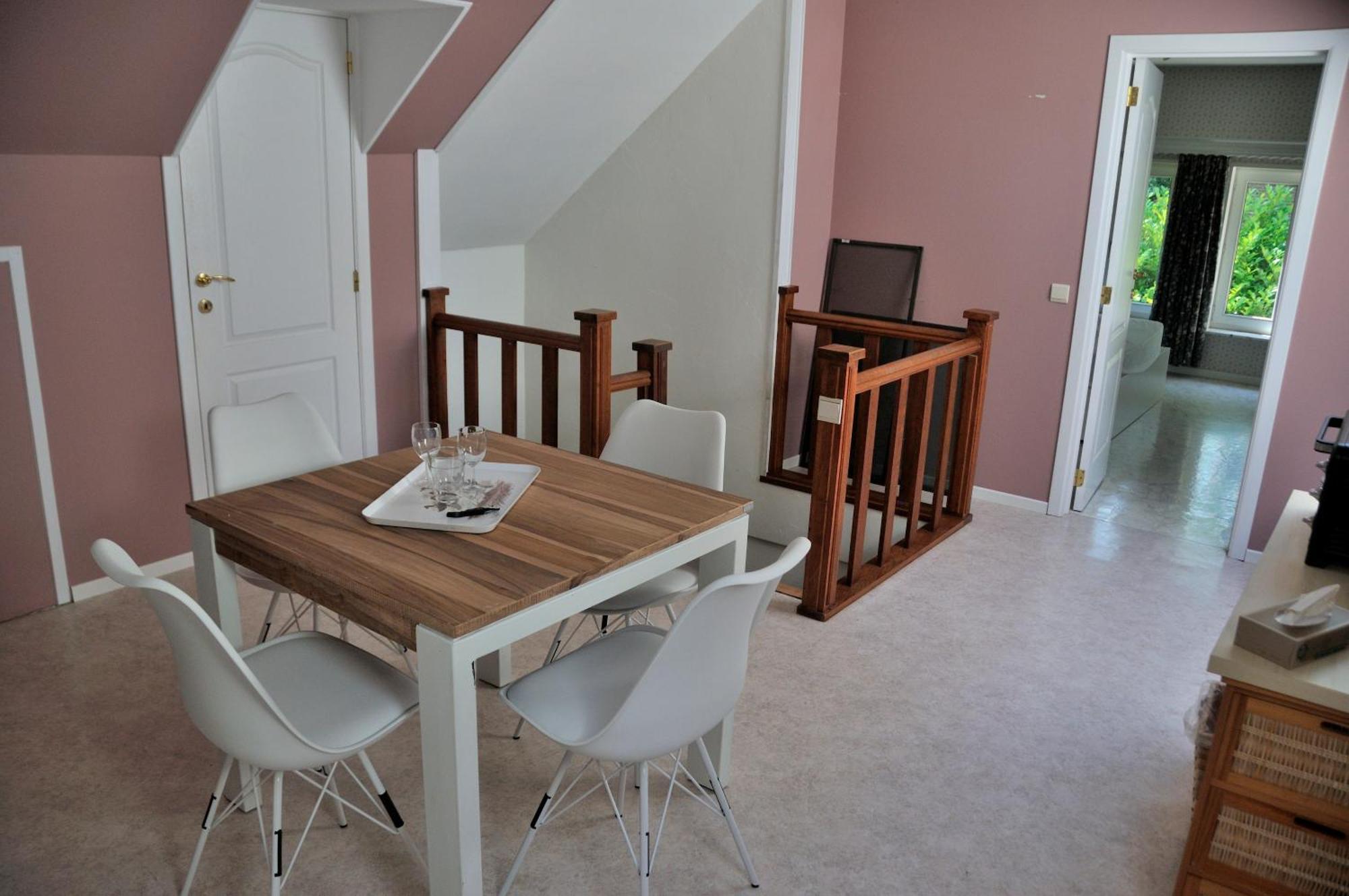 Suite Familiale Avec 2 Chambres Dans Une Villa - Quartier Vert Et Boise - 5 Kms De Namur Ngoại thất bức ảnh